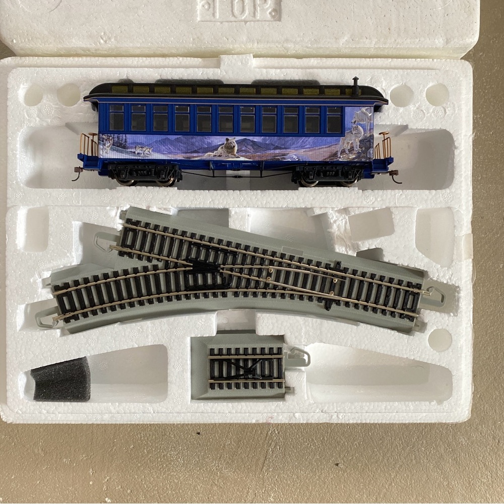 Hawthorne Village “Tundra Light Coach Car” Silver Moon Express with COA